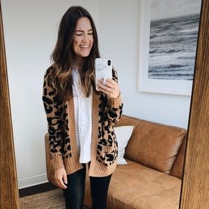 Hollister leopard knit cardigan, size XS, EUC